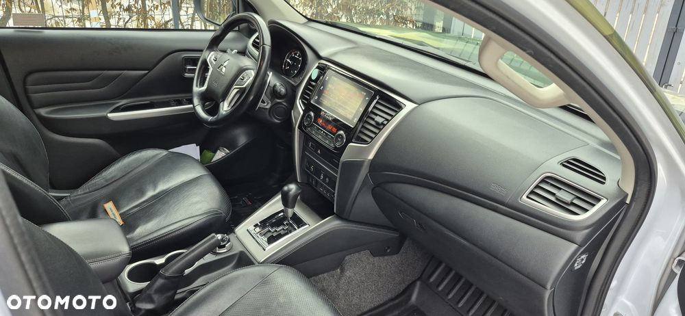 Mitsubishi L200 2.2 d DC Instyle Plus - 15