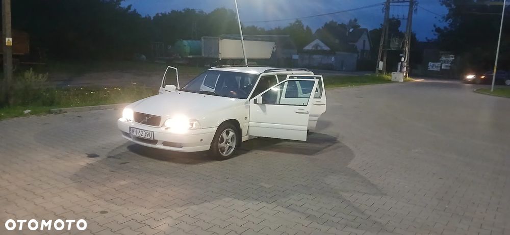 Volvo V70 2.4 - 19