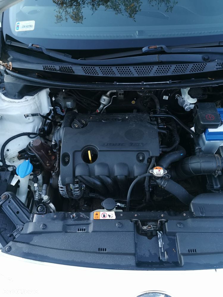 Kia Ceed - 8