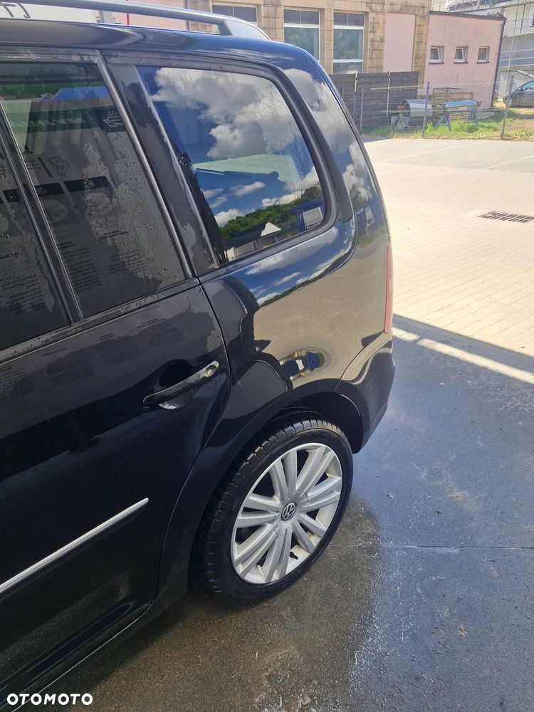 Volkswagen Touran 2.0 TDI DPF Highline DSG - 25