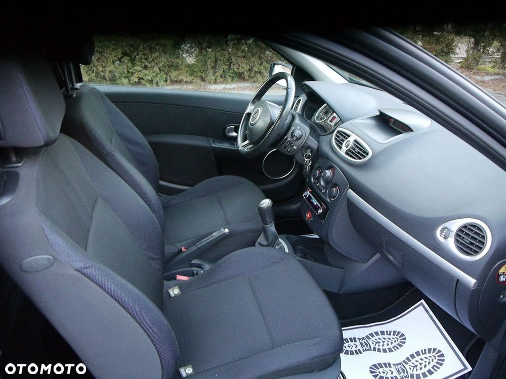 Renault Clio 1.5 dCi Privilege - 22