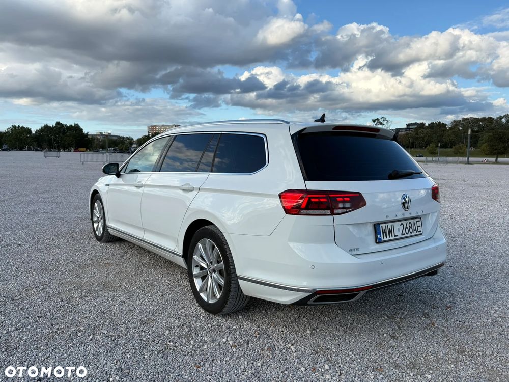 Volkswagen Passat - 11