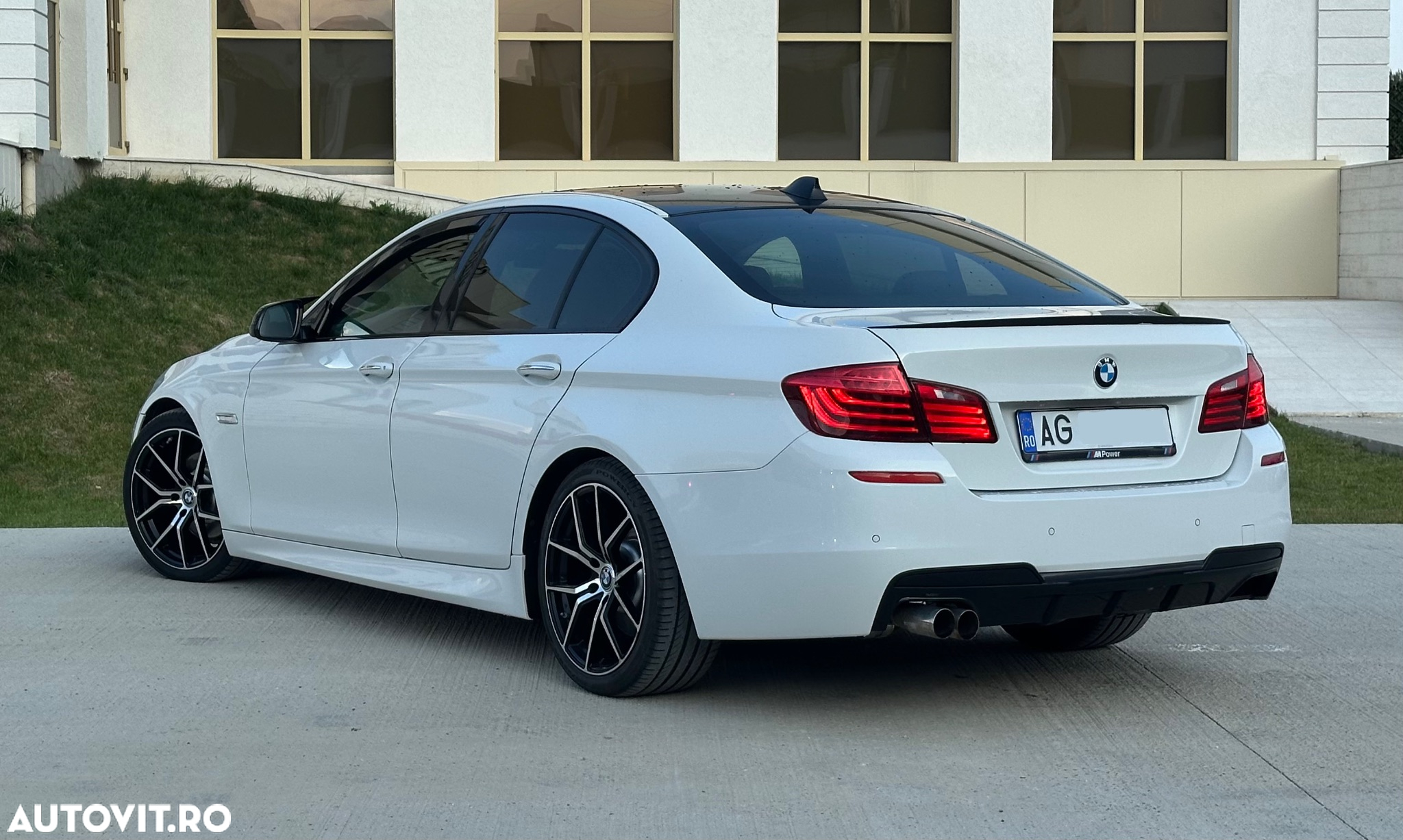 BMW Seria 5 520d xDrive - 6