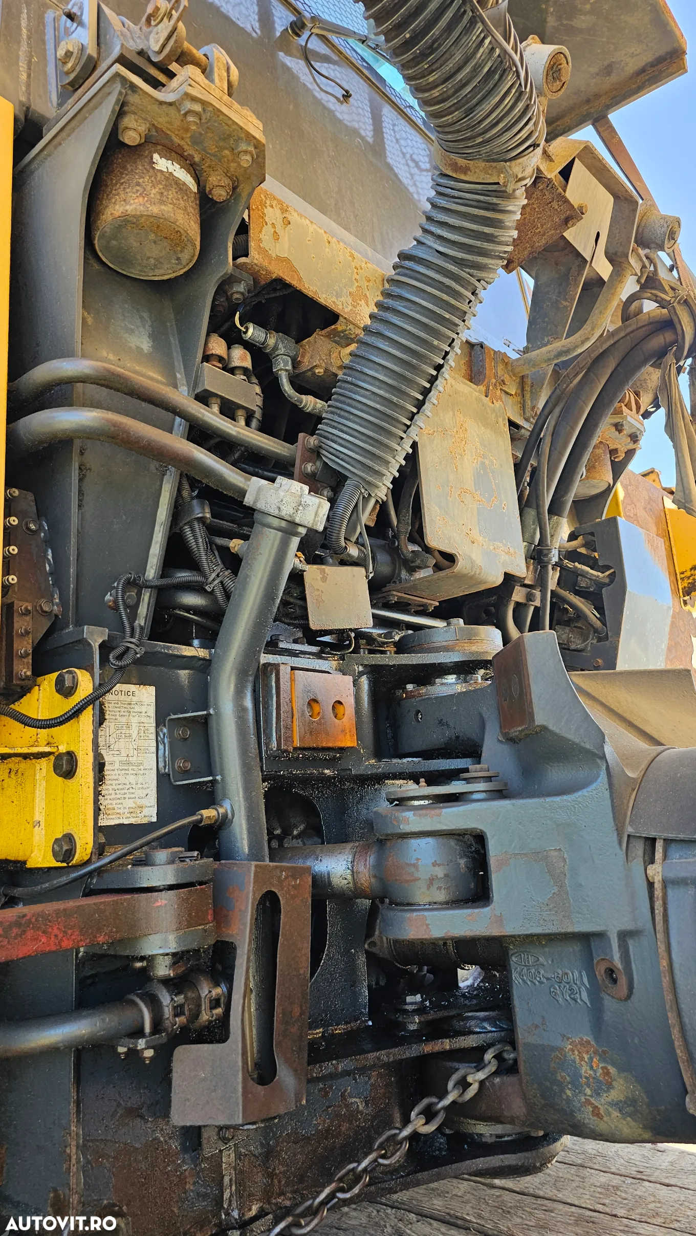 Komatsu HN 300 -2 Dumper 6X6 - 10