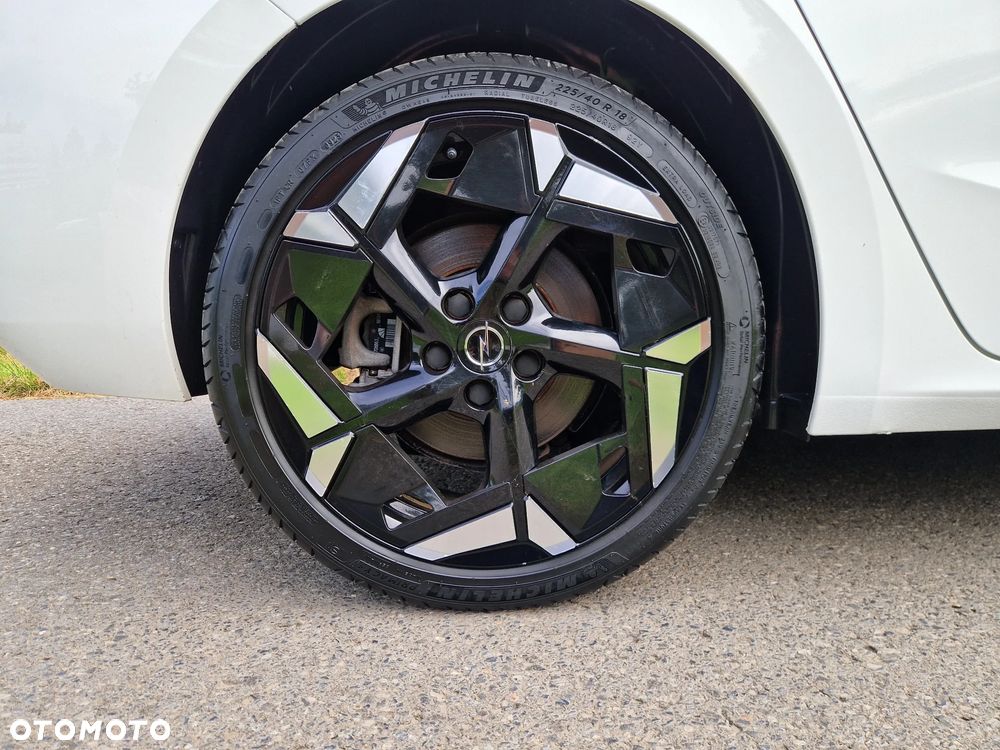 Opel Astra 1.6 T Plug-in Hybrid GSe - 27