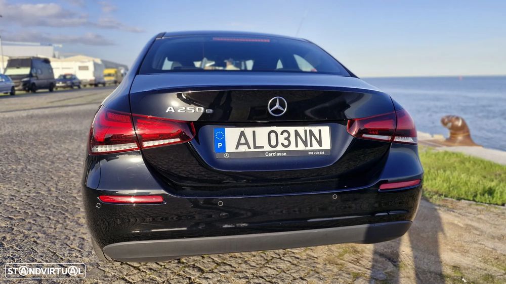 Mercedes-Benz A 250 Limousine e Style Plus - 23