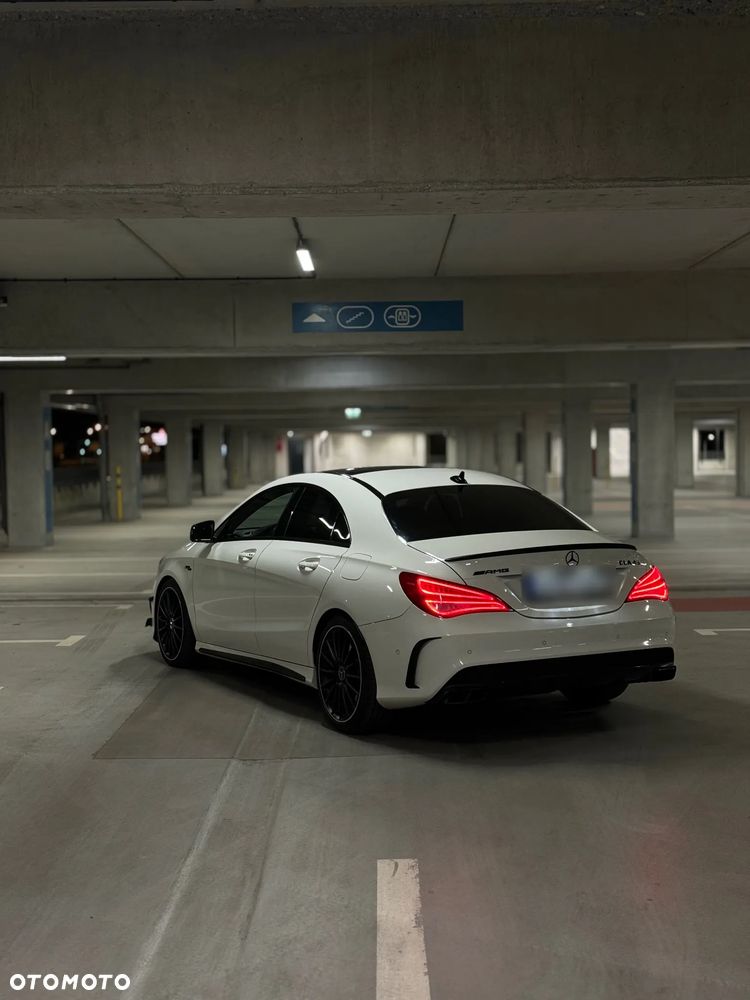 Mercedes-Benz CLA AMG 45 4Matic 7G-DCT - 14