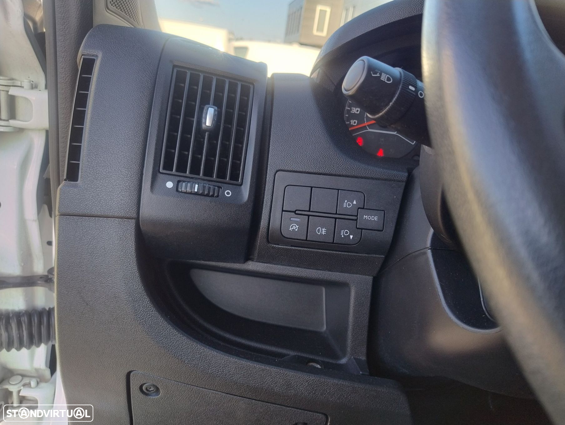 Peugeot Boxer 2.2 BlueHDi 330 L2H2 Premium - 21