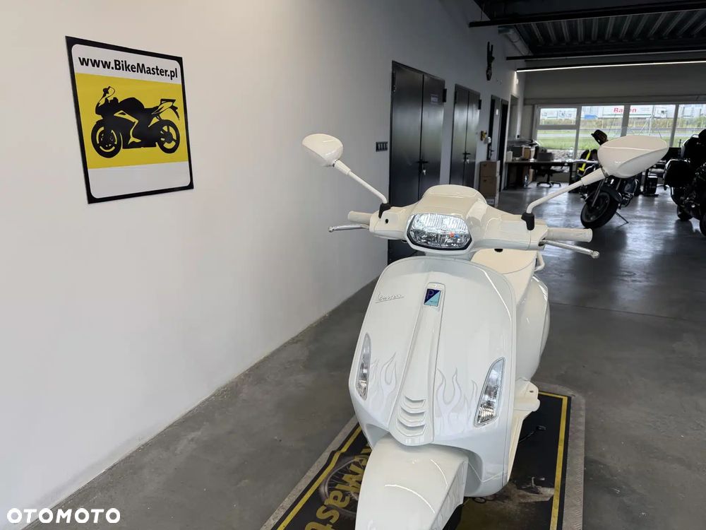 Piaggio Vespa - 33