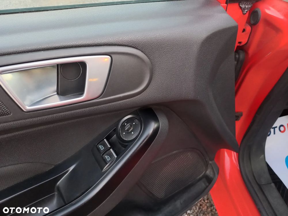 Ford Fiesta - 25