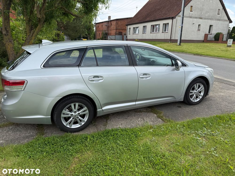 Toyota Avensis 1.8 Sol - 5