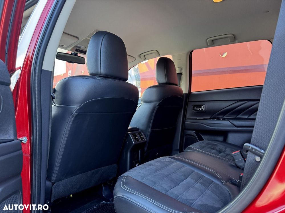 Mitsubishi Outlander - 24