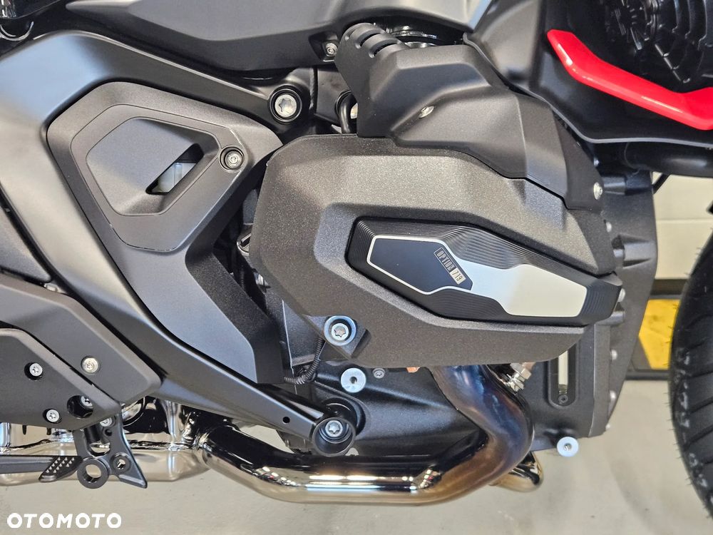 BMW R - 8