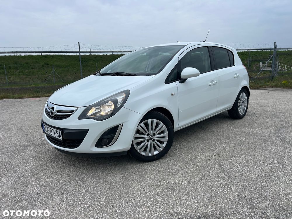 Opel Corsa 1.2 16V Essentia - 1