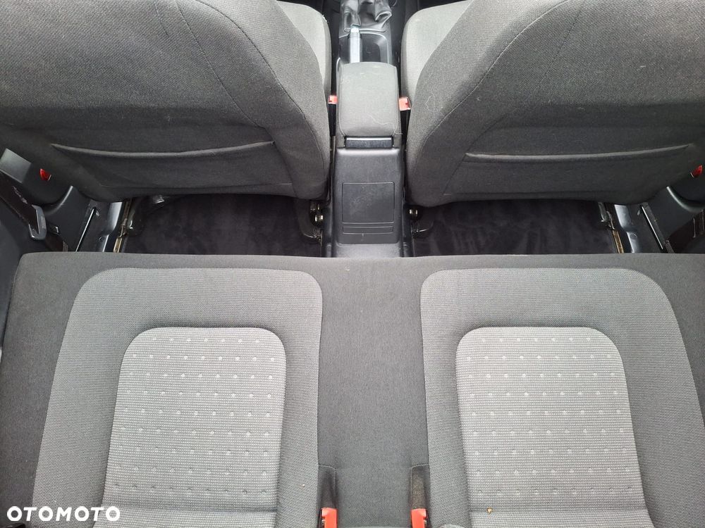 Volkswagen New Beetle - 17