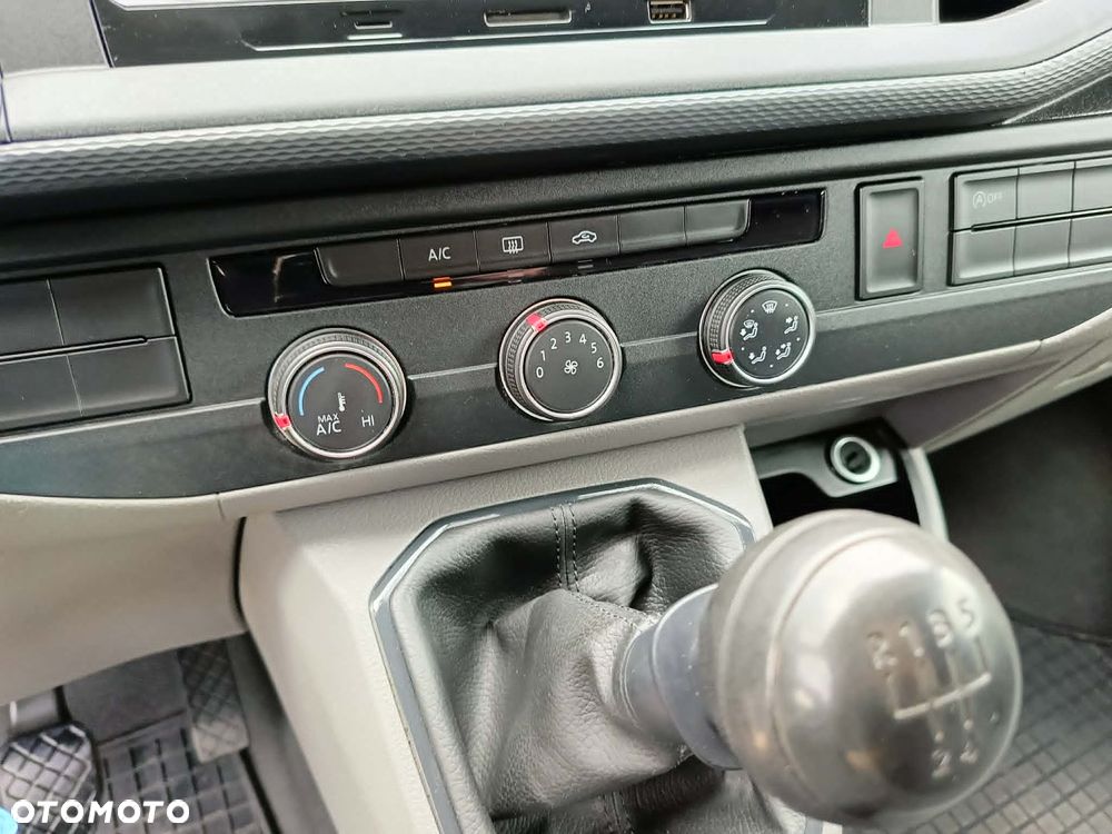 Volkswagen Transporter - 14