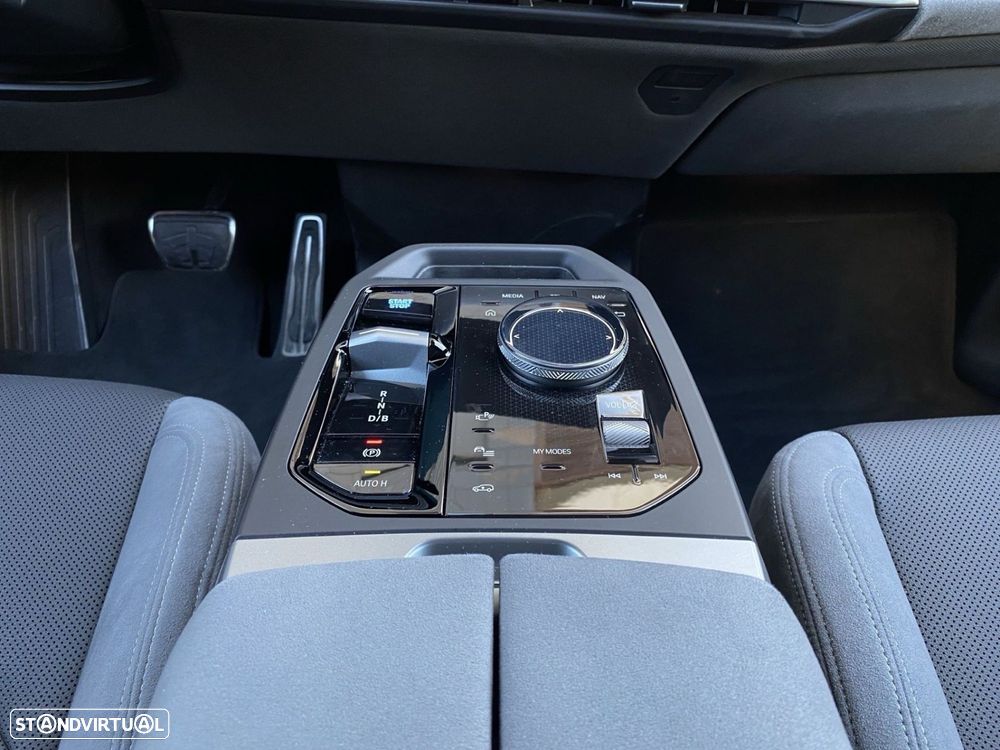 BMW iX xDrive 45 Pack Desportivo - 15