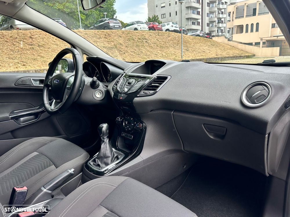 Ford Fiesta 1.0 Ti-VCT Titanium - 37