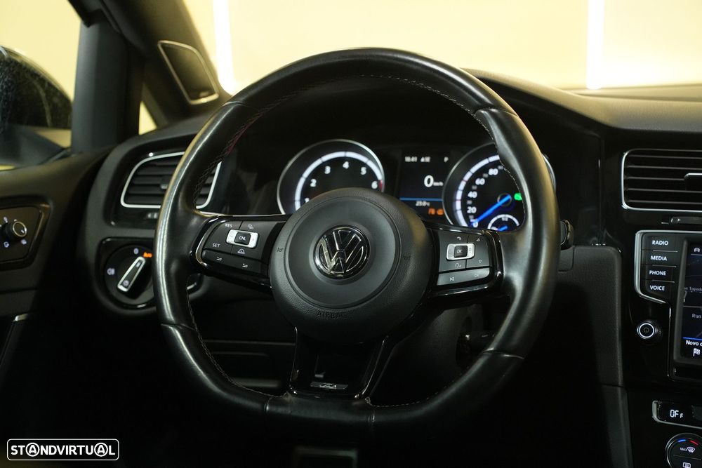 VW Golf 2.0 TSI R DSG - 38