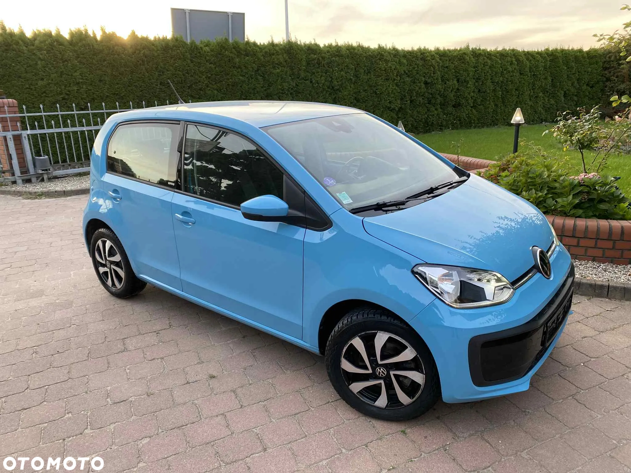 Volkswagen up! Active - 36