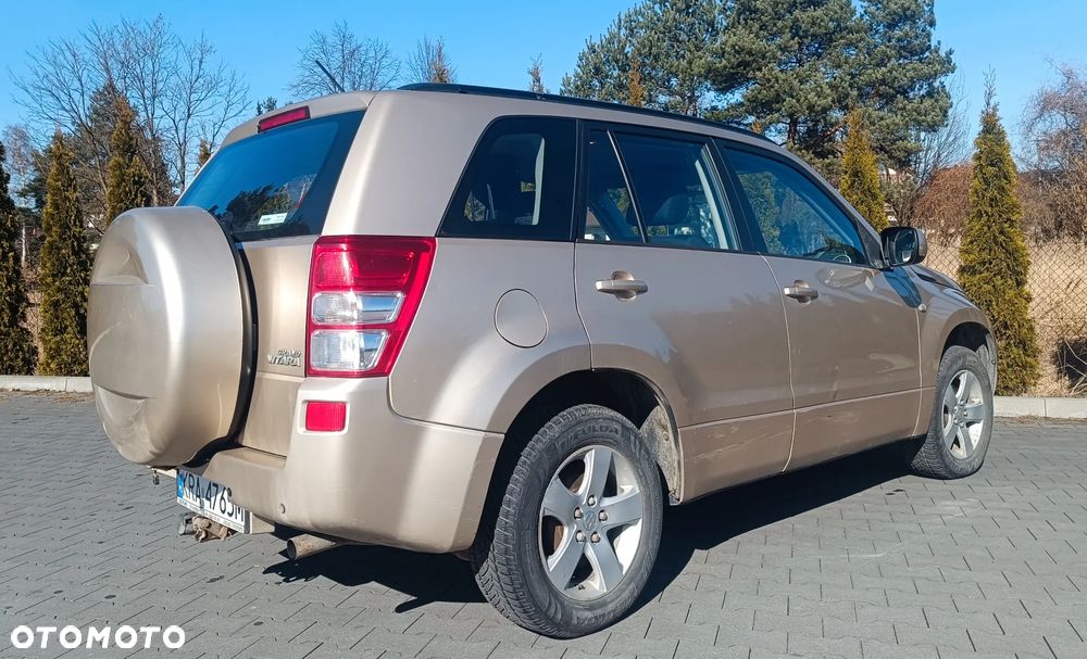 Suzuki Grand Vitara 2.0 - 4