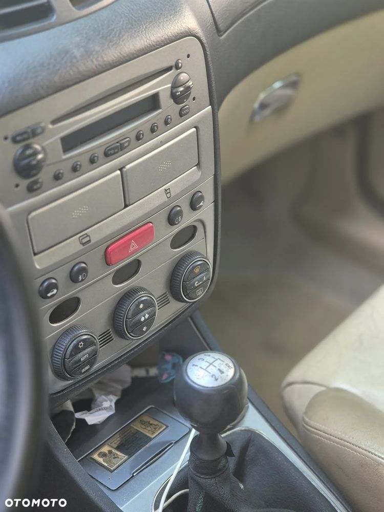 Alfa Romeo 147 1.9 JTD 8V M-Jet DPF AMICA - 6