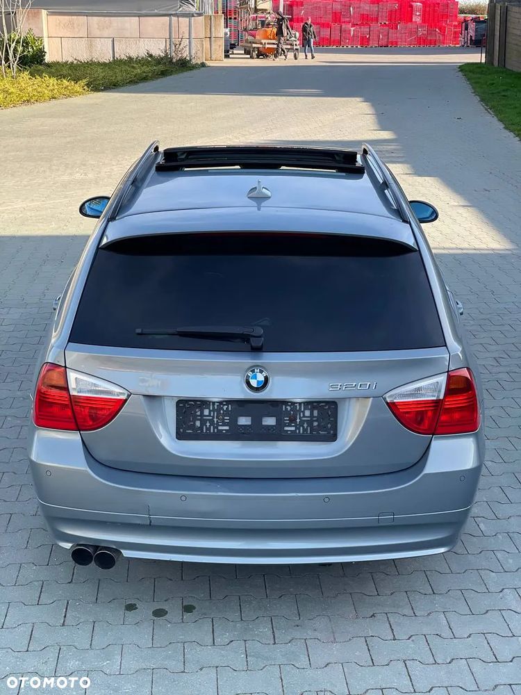 BMW Seria 3 ver-320i-touring - 4