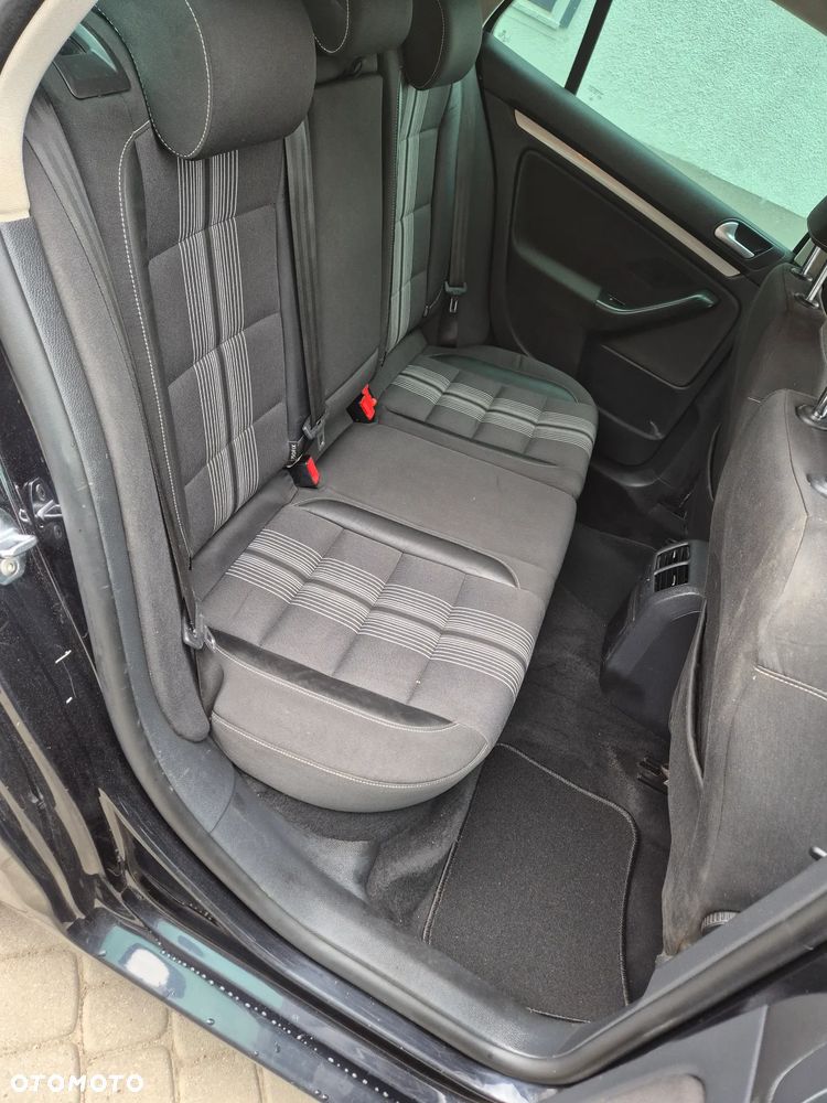 Volkswagen Golf 1.6 TDI DPF MATCH - 9