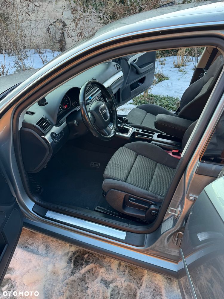 Audi A4 Limousine - 9