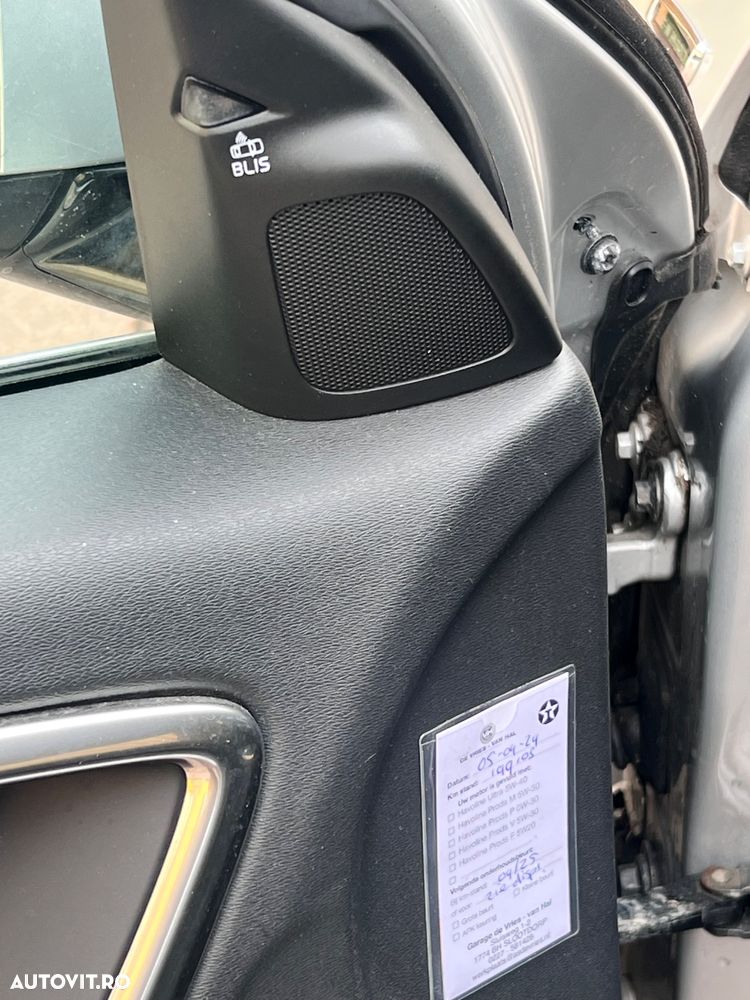 Volvo V60 D6 Plug-In-Hybrid AWD Geartronic Momentum - 23