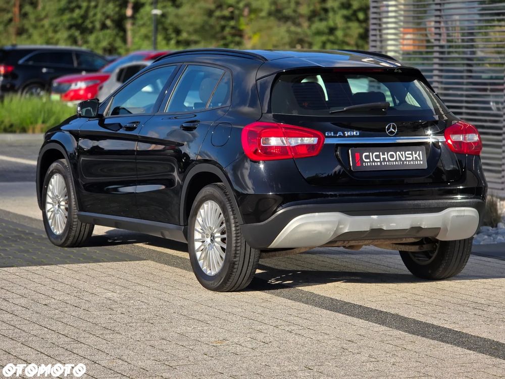 Mercedes-Benz GLA 180 7G-DCT Style - 5