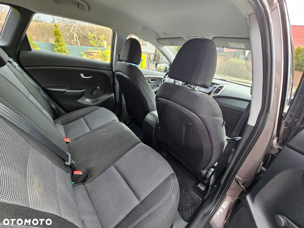 Hyundai i30 blue 1.6 CRDi Style - 8