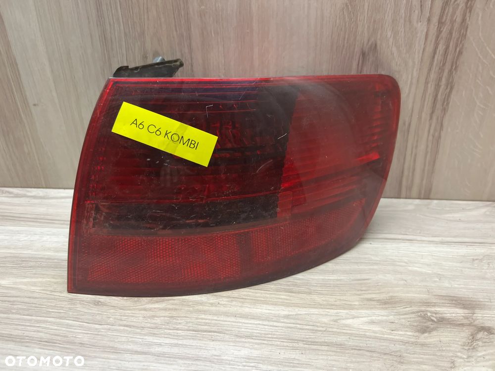 LAMPA TYLNA PRAWA AUDI A6 C6 KOMBI - 1