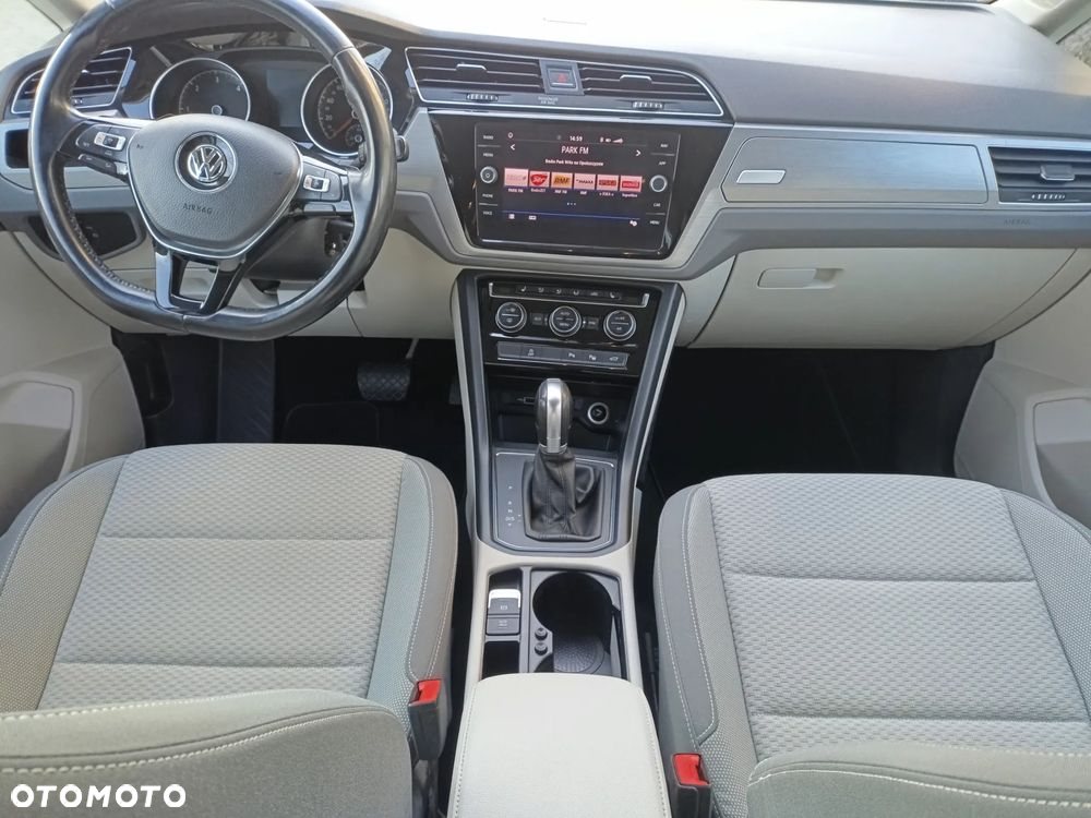Volkswagen Touran - 5