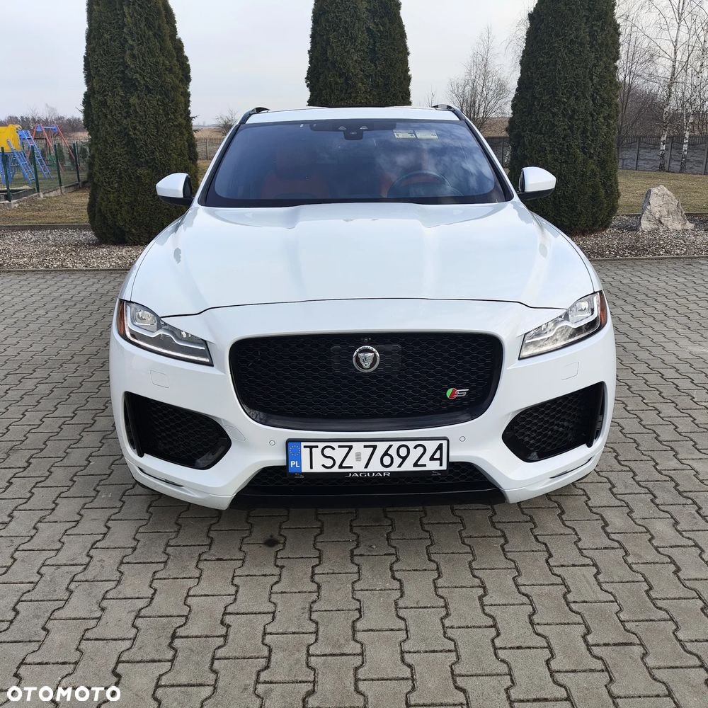 Jaguar F-Pace S AWD - 4