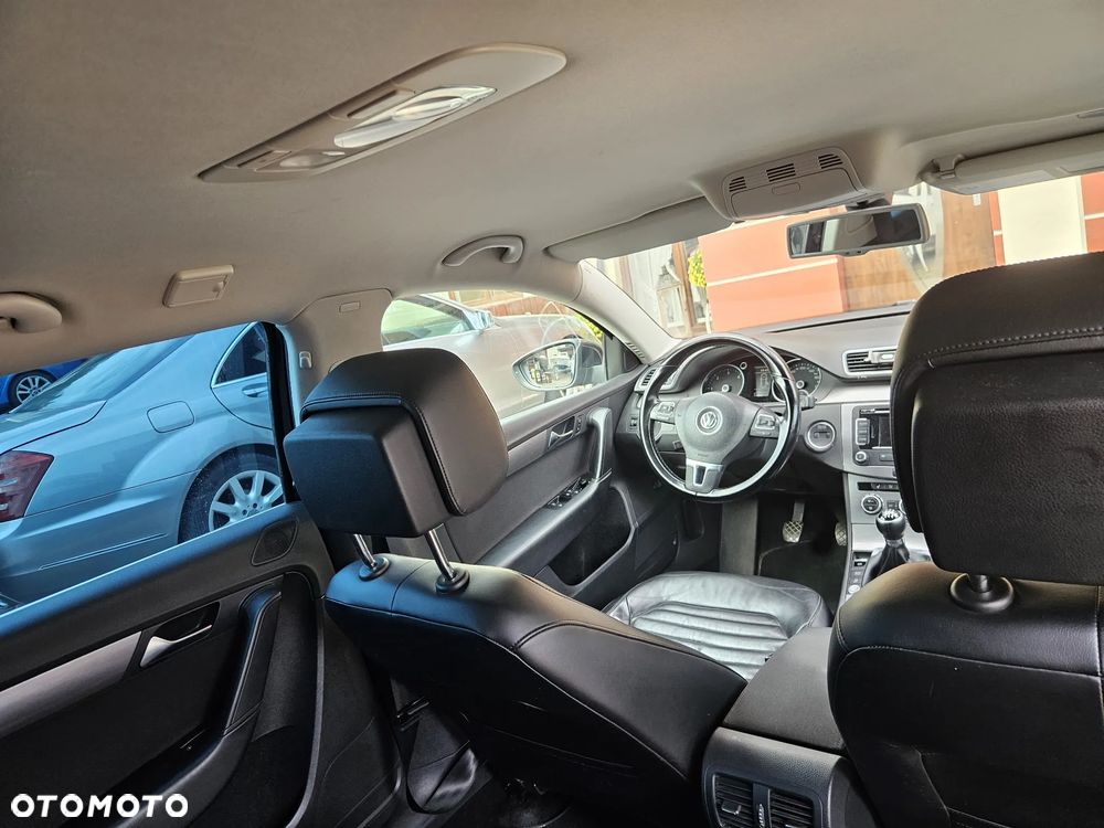 Volkswagen Passat 2.0 TDI Comfortline - 15