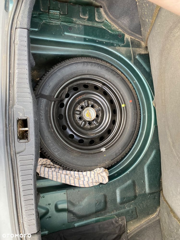 Toyota Avensis Liftback 00-03 - 17