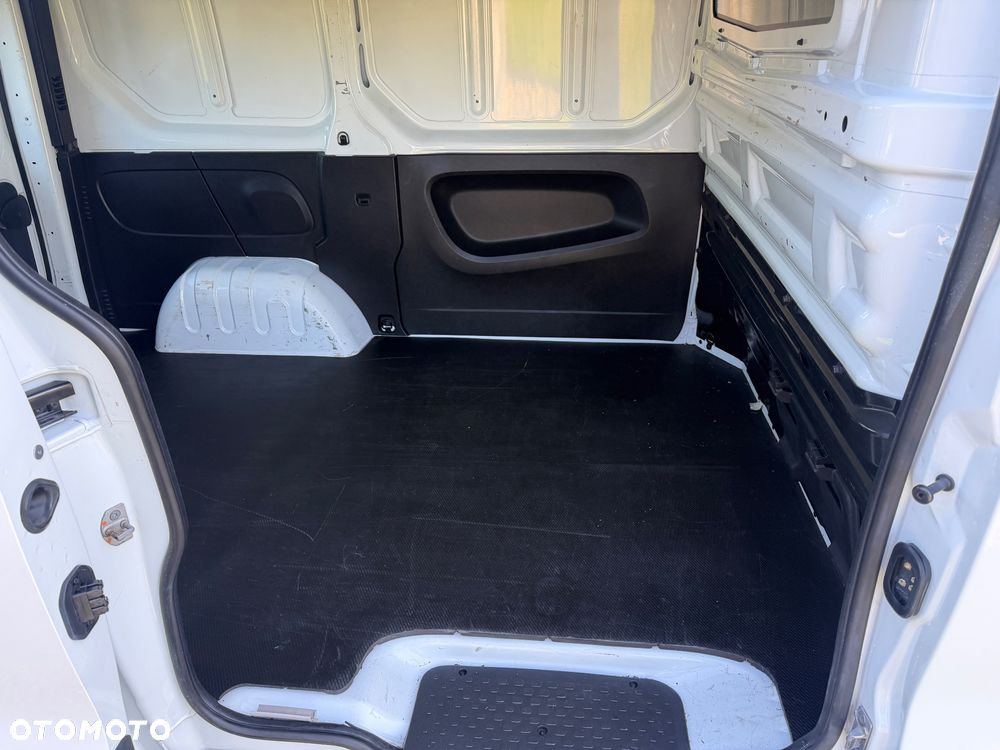 Opel VIVARO - 16
