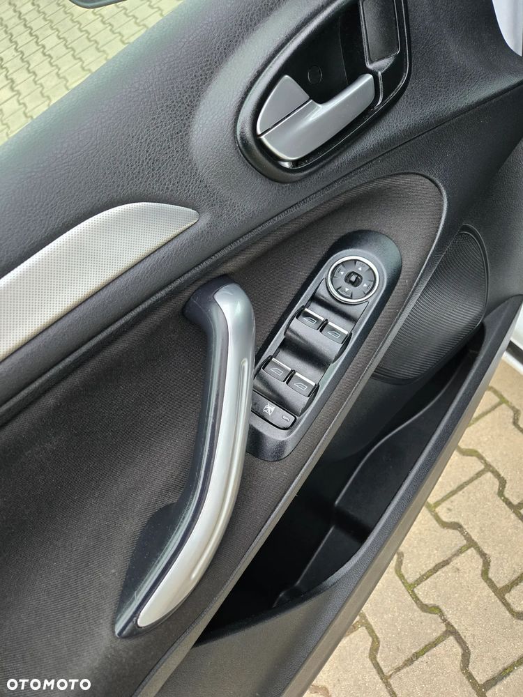 Ford S-Max 2.0 TDCi Trend - 26