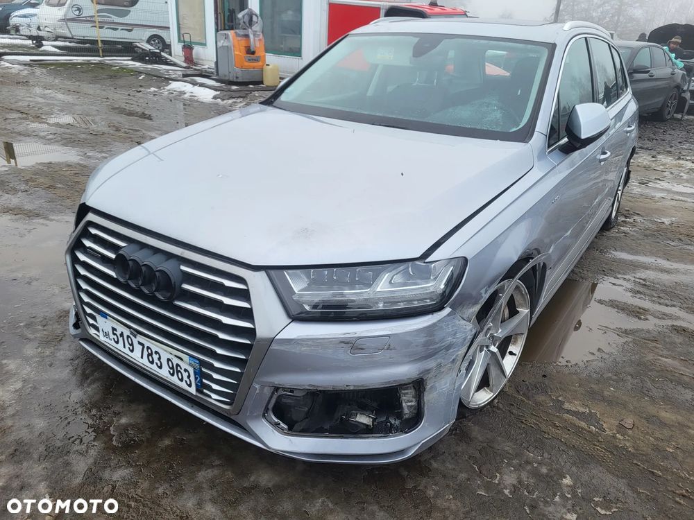 Audi Q7 - 7