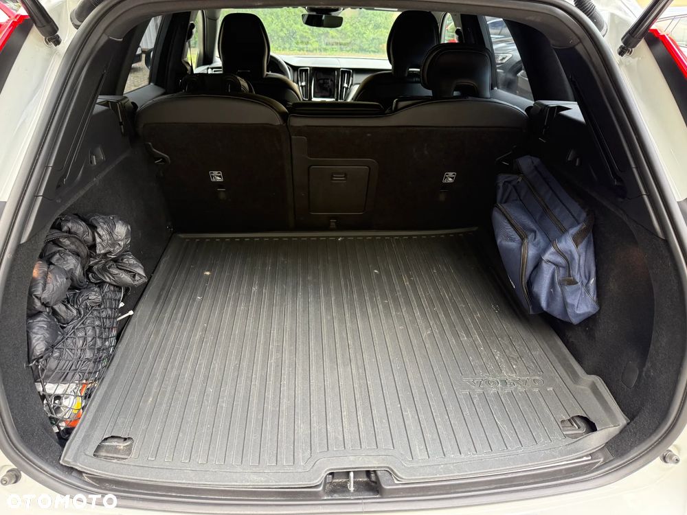 Volvo XC 60 B4 B R-Design - 18