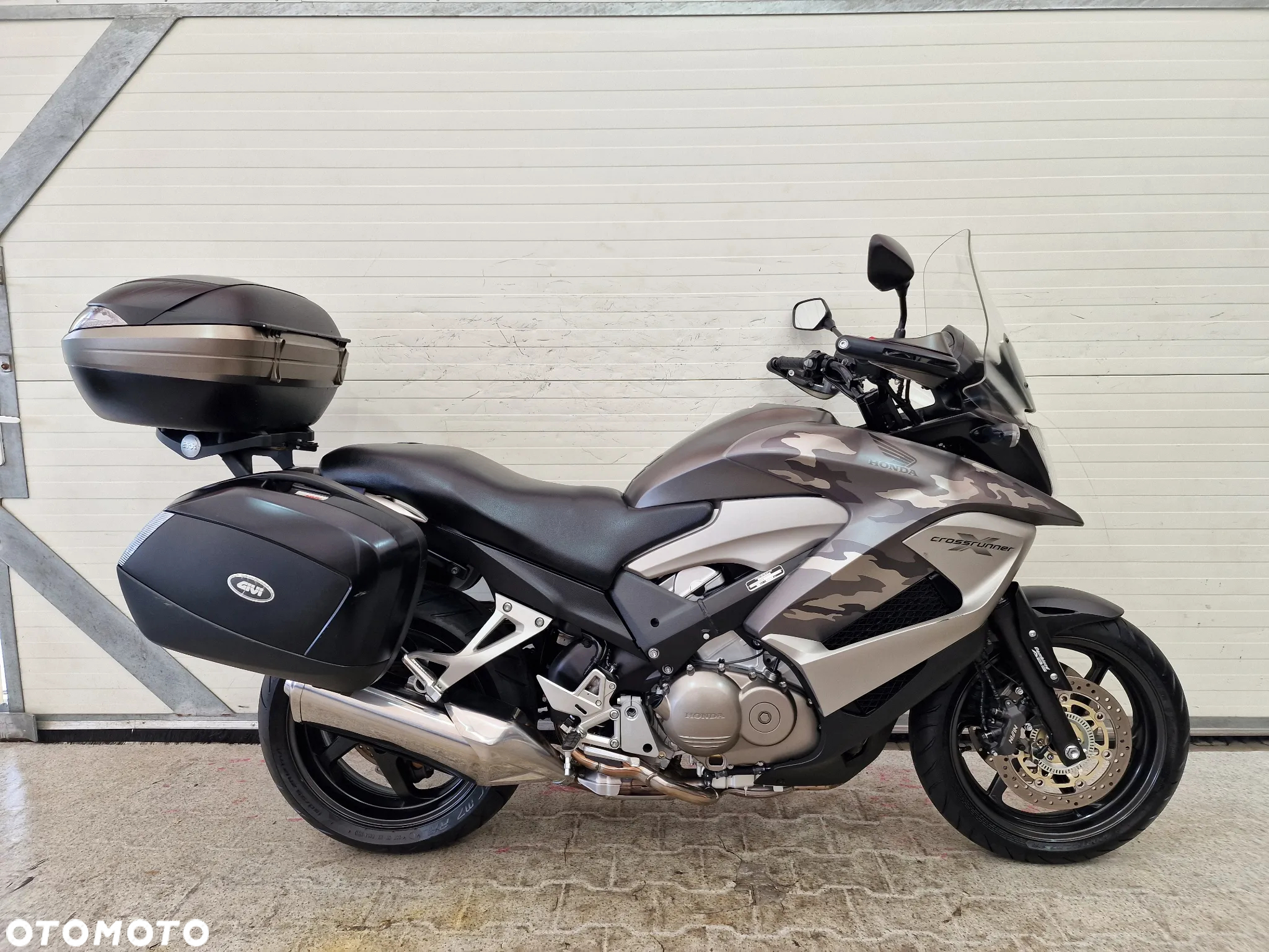 Honda VFR - 3