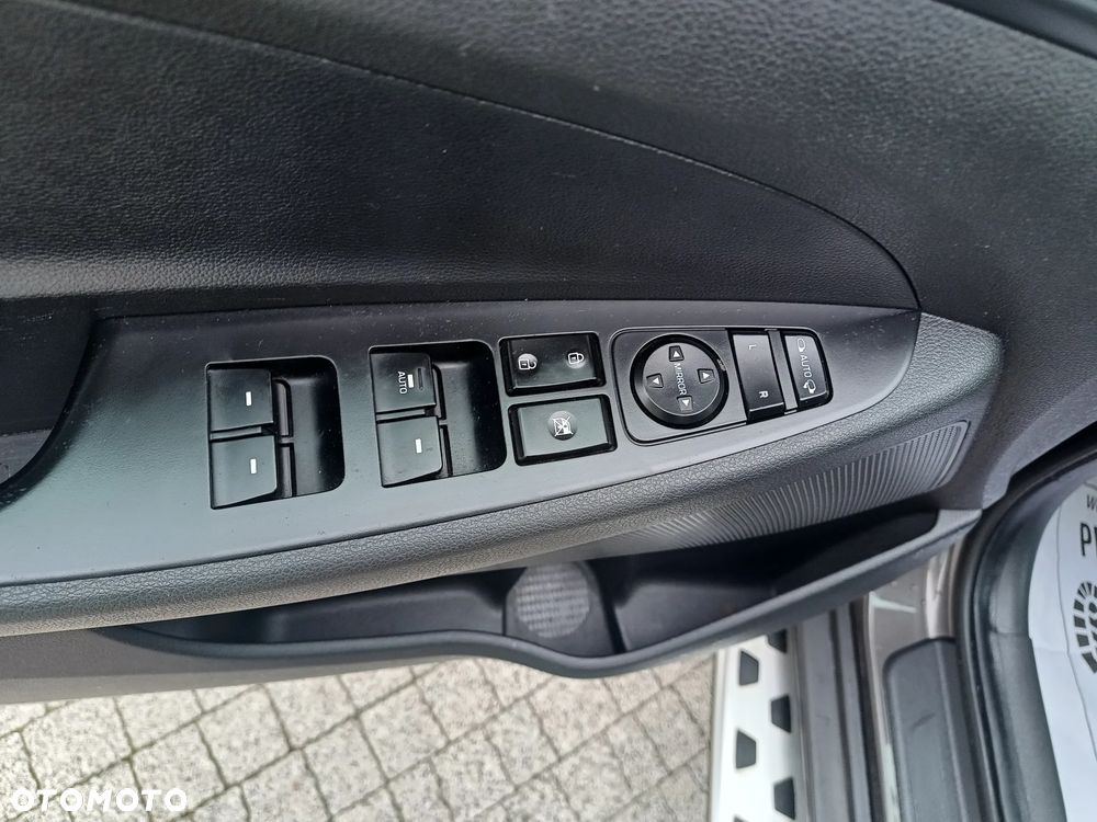 Hyundai Tucson blue 1.7 CRDi 2WD DCT Premium - 17