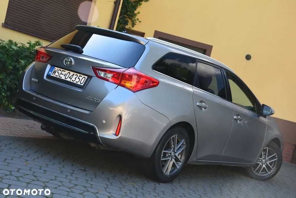 Toyota Auris 1.6 Premium Comfort MS - 4