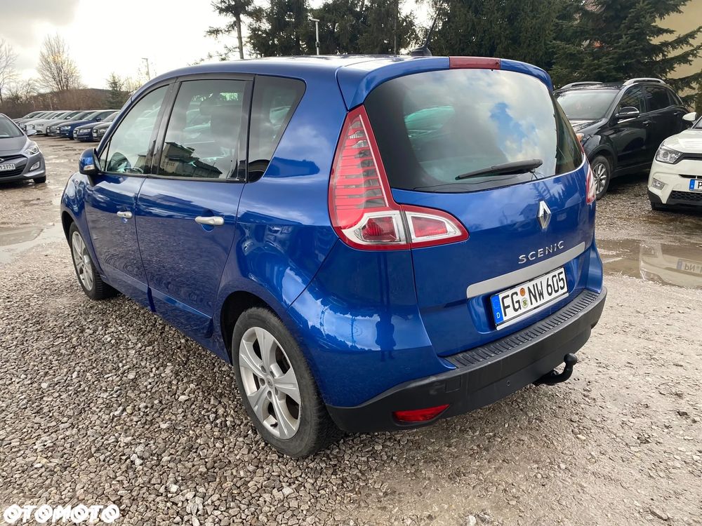 Renault Scenic 1.6 16V 110 Dynamique - 13