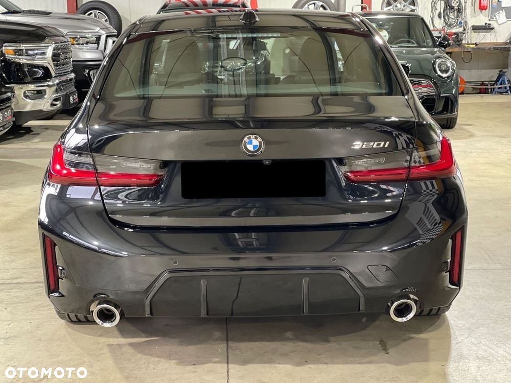 BMW Seria 3 320i M Sport - 5