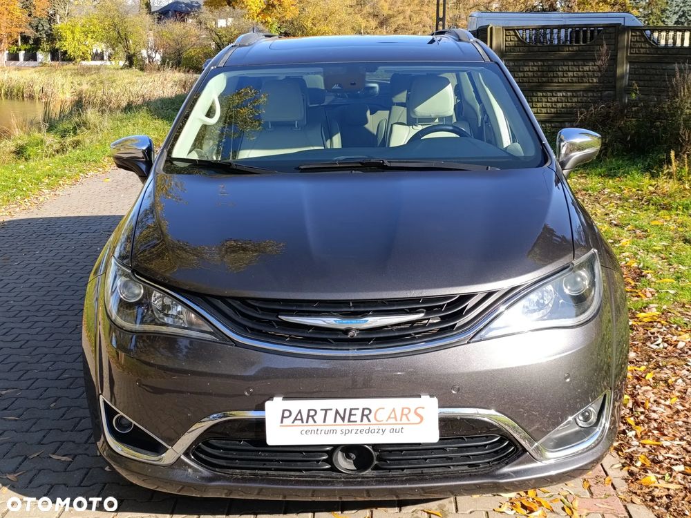 Chrysler Pacifica - 7