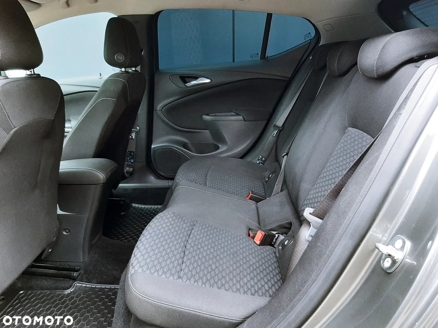 Opel Astra V 1.4 T Dynamic - 24