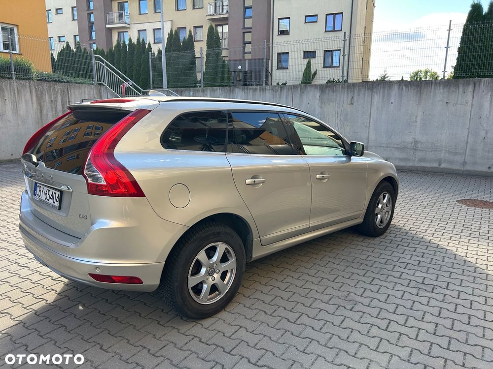 Volvo XC 60 D3 Drive-E Momentum - 4