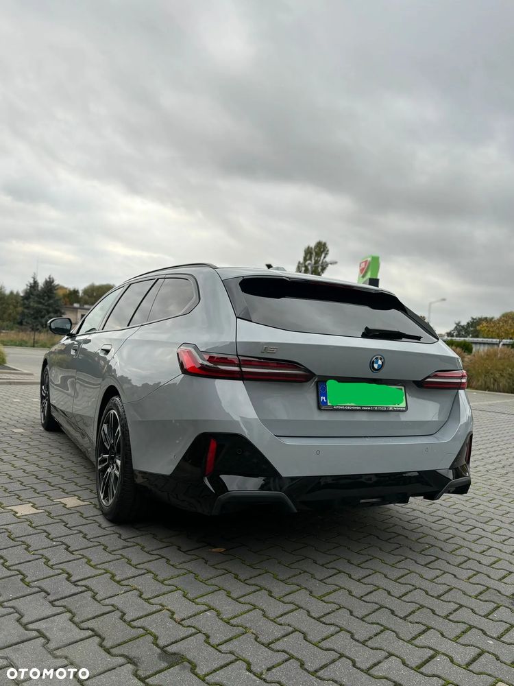 BMW i5 - 3
